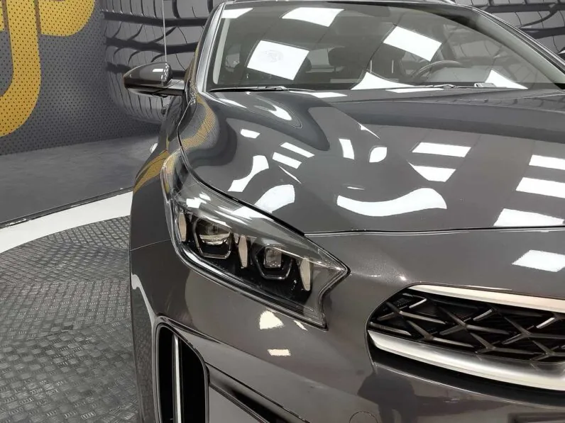 								Kia XCeed full									