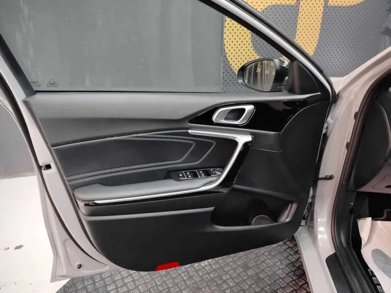 								Kia Ceed full									