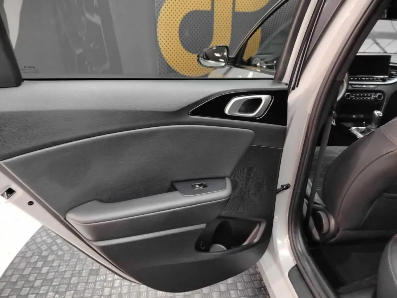 								Kia Ceed full									