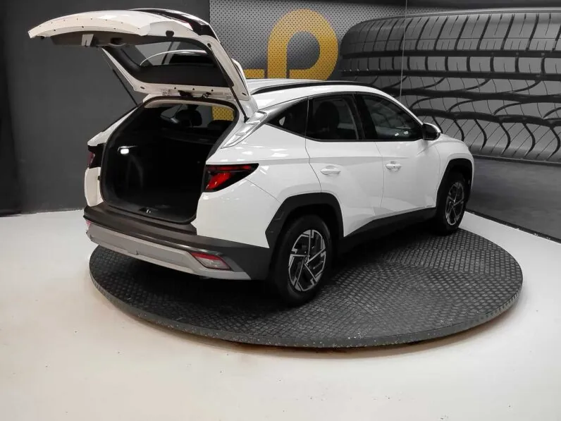								Hyundai Tucson full									