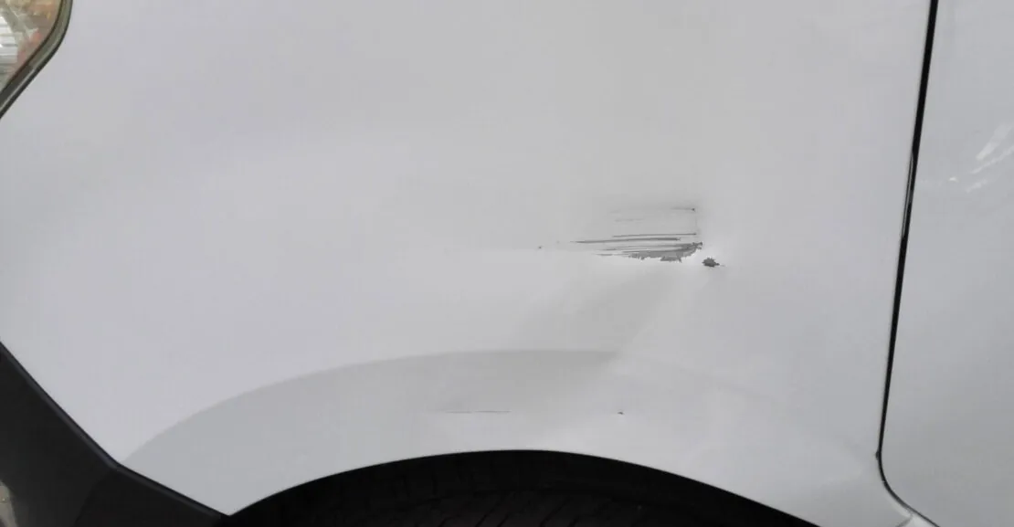 Por qué es importante reparar los pequeños golpes arañazos en tu coche