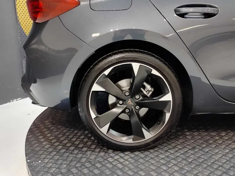 								Cupra Leon full									