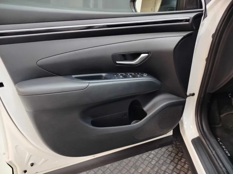 								Hyundai Tucson full									