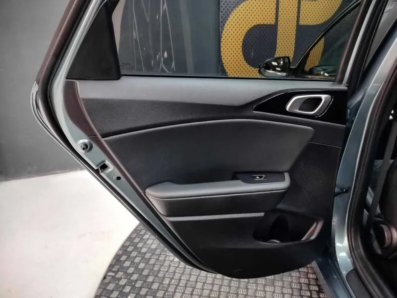 								Kia Ceed full									