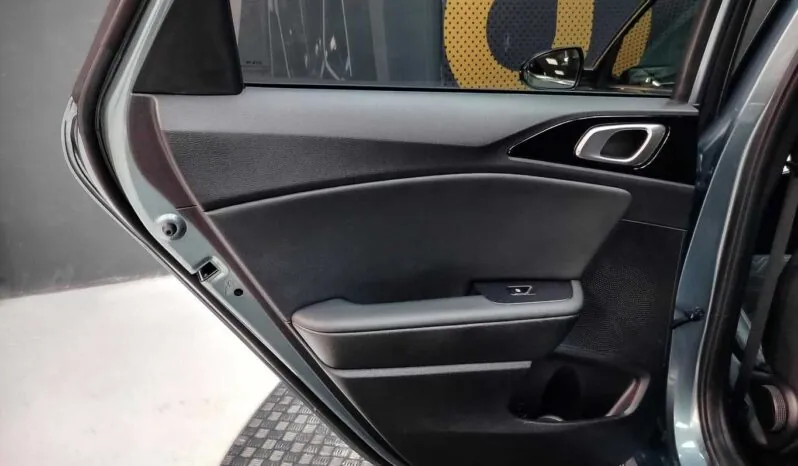 								Kia Ceed full									