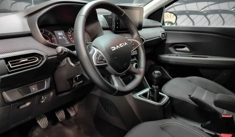								Dacia Sandero full									