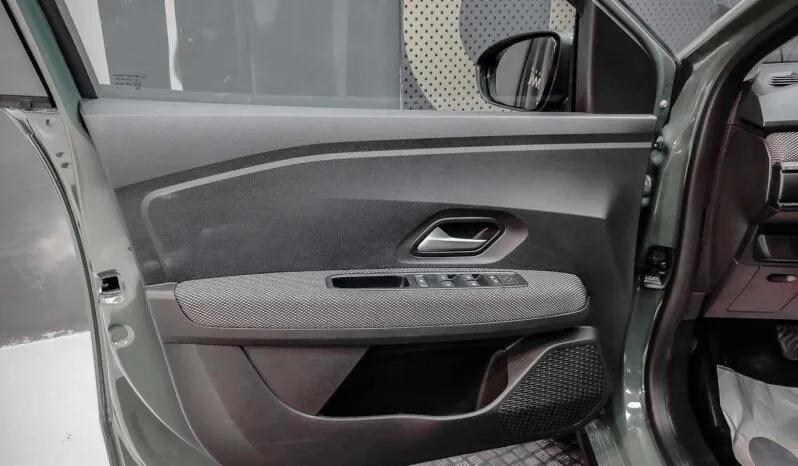 								Dacia Sandero full									