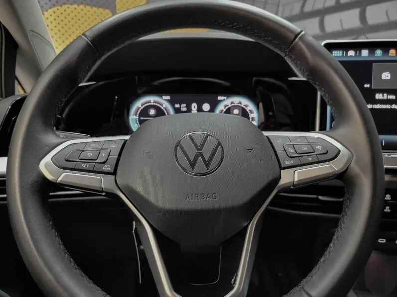 Volkswagen Golf full