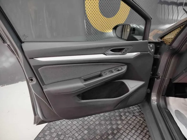 Volkswagen Golf full