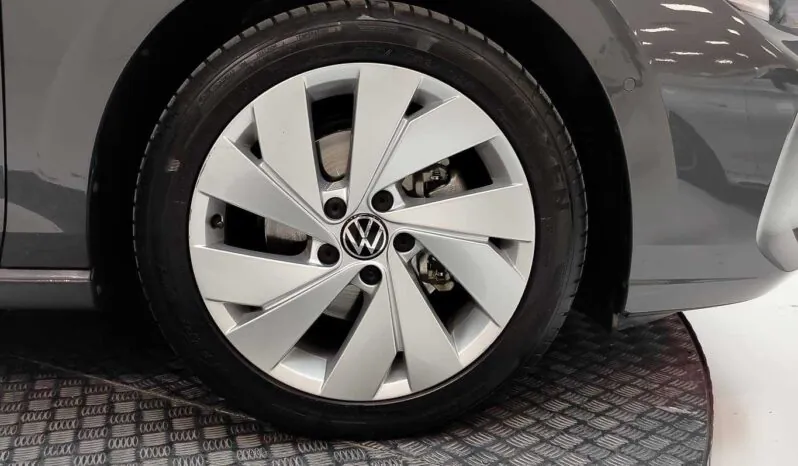 Volkswagen Golf full