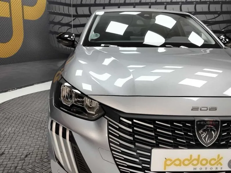 								Peugeot 208 full									