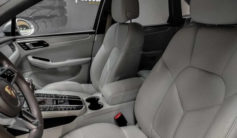 								Porsche Macan full									