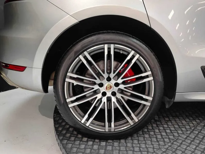 								Porsche Macan full									