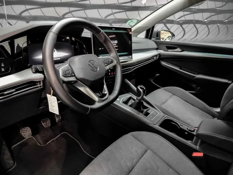 								Volkswagen Golf full									