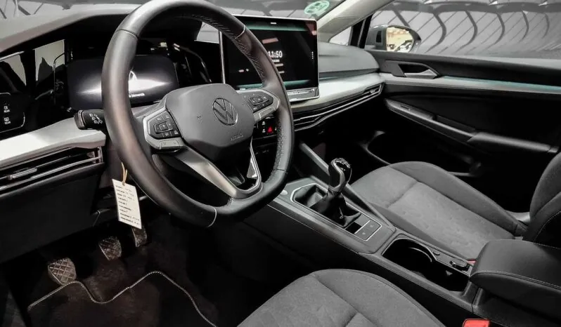 								Volkswagen Golf full									