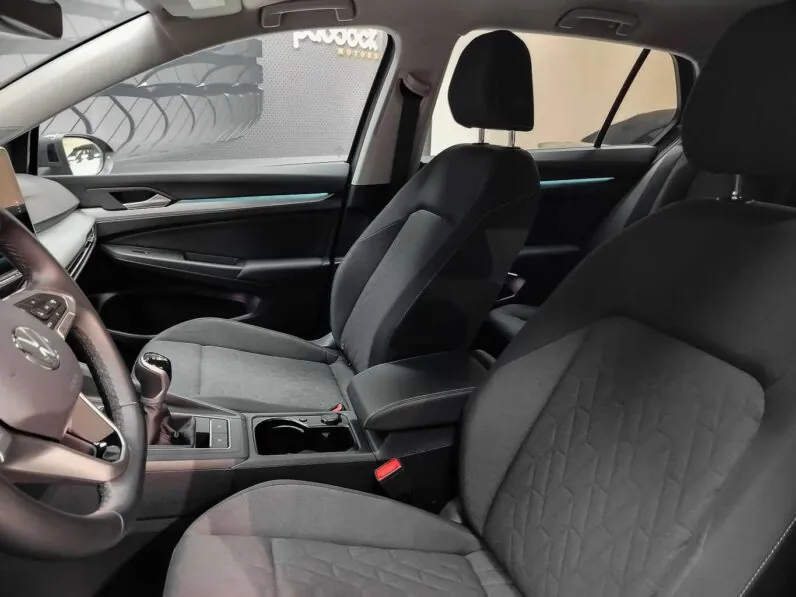 								Volkswagen Golf full									