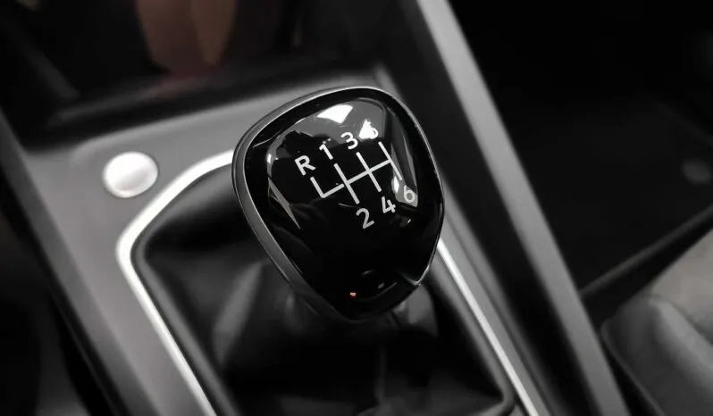 								Volkswagen Golf full									