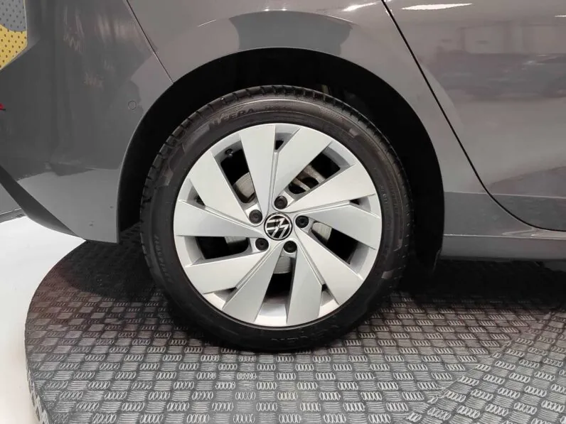 								Volkswagen Golf full									