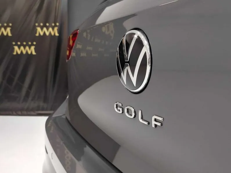 								Volkswagen Golf full									