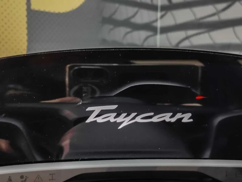 								Porsche Taycan full									